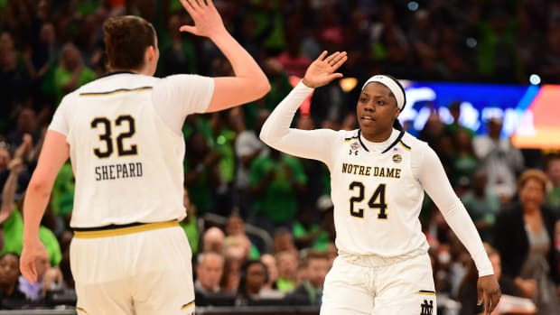 arike-ogunbowale-notre-dame-.jpg